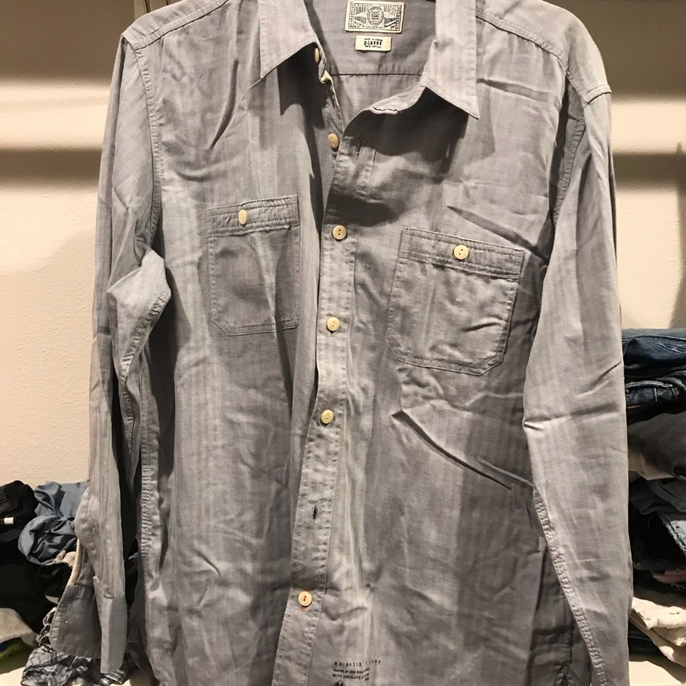 Men’s lucky brand button down shirt